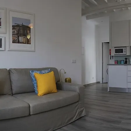 Find Me...house 3, Downtown,old Quarter Apartment *